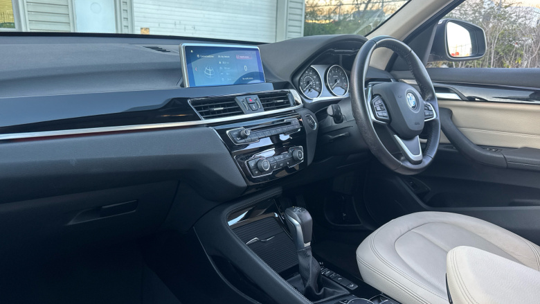 BMW X1 xDrive 20i xLine 5dr Step Auto Petrol Estate